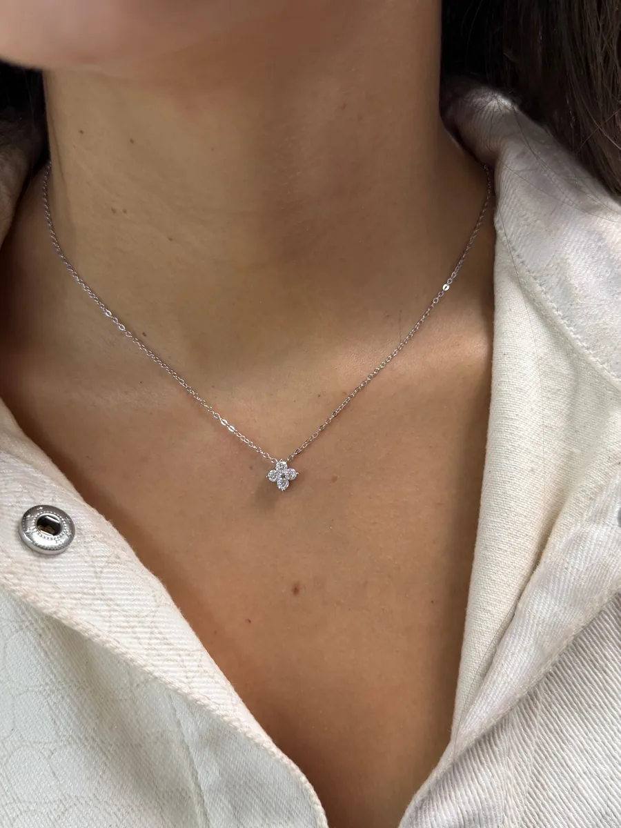 0.4CT Clover Necklace worn