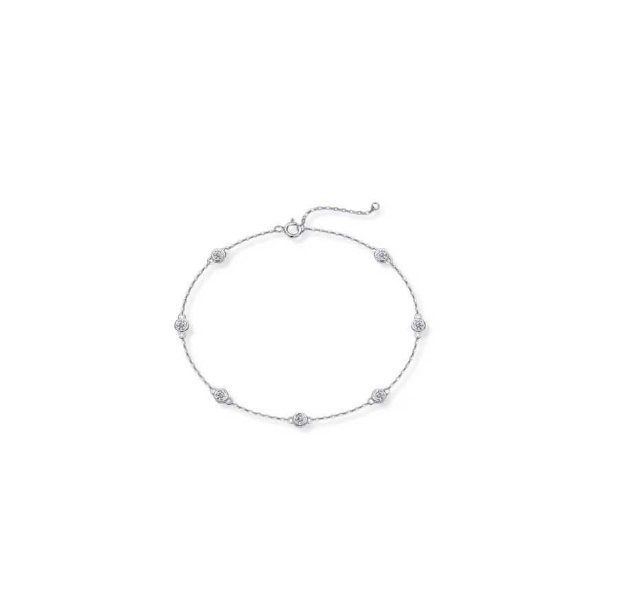 0.7 CT Bezel Bracelet worn