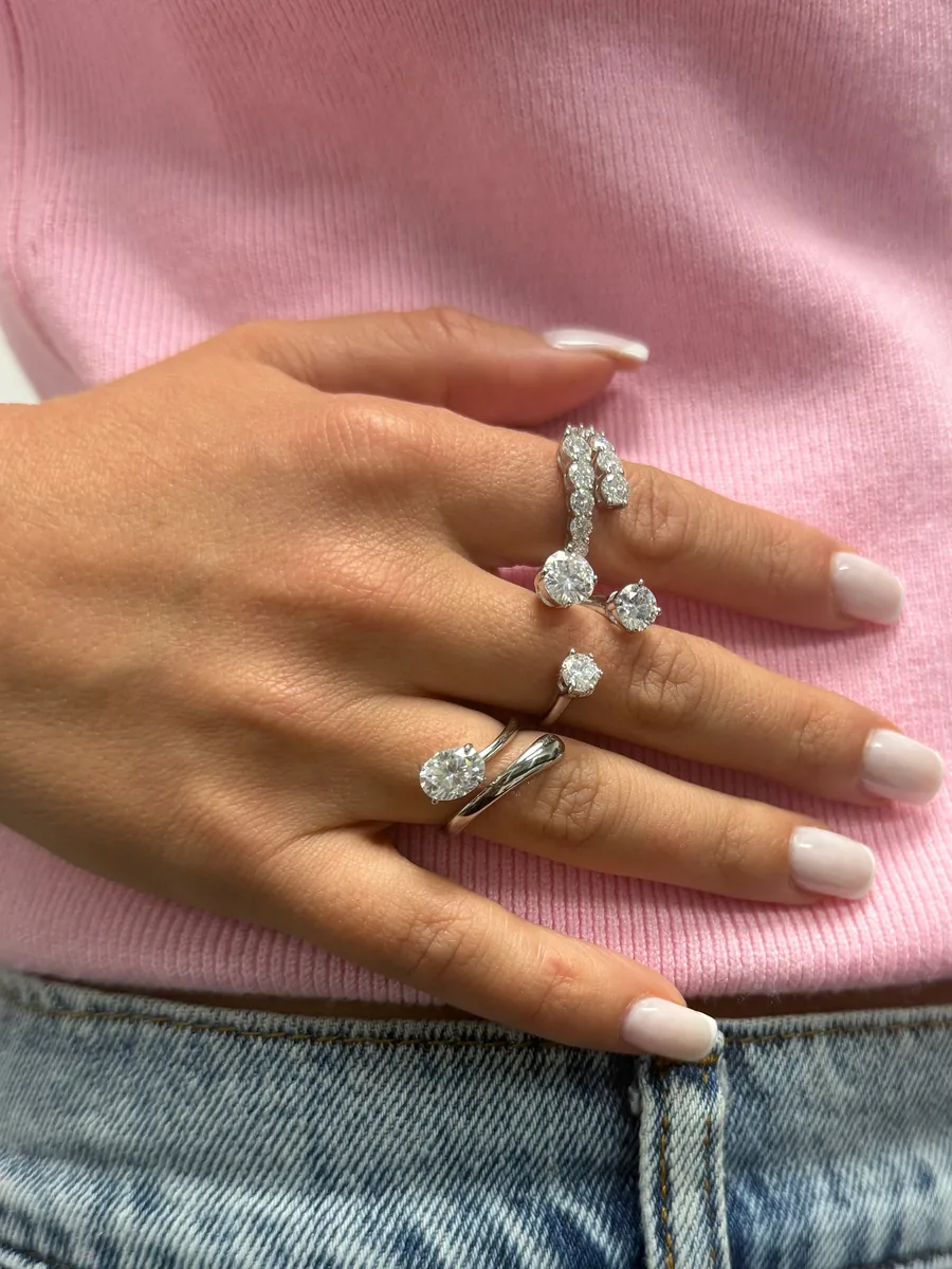1.5CT Oval Cut Adjustable Twisted Band Ring worn